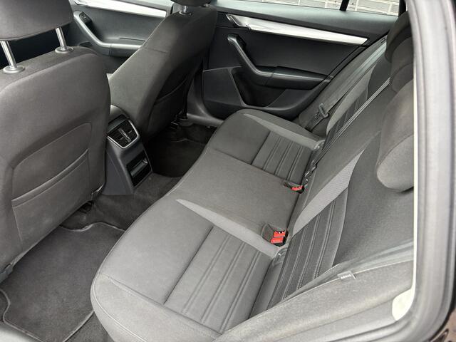 Skoda OCTAVIA Combi 1.5 TSI Greentech Business Edition, climate/cruise/navi
