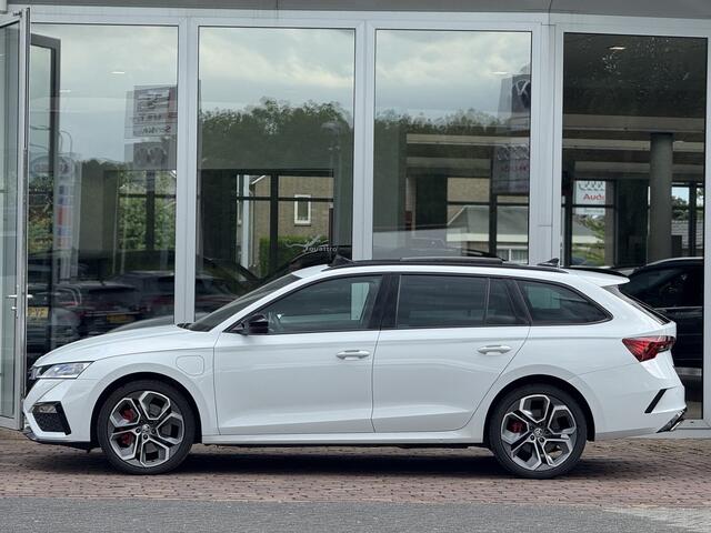Skoda OCTAVIA Combi 1.4 TSI RS iV PHEV Business | Pano | Trekhaak | Keyless | Camera | Dodehoek