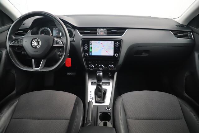 Skoda OCTAVIA Combi 1.6 TDI Ambition Business Automaat Trekhaak Half Leder Adaptive Cruise Navigatie Carplay Android Stoelverwarming