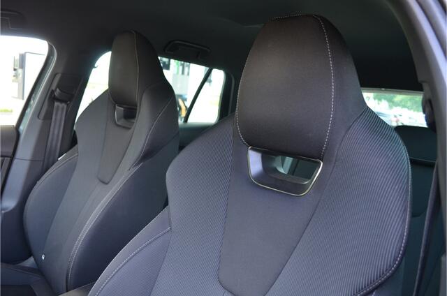 Skoda OCTAVIA Combi 1.0 TSI Sport Business Trekhaak elektr | Carplay | Virtual cockpit | Getint glas | Sportstoelen