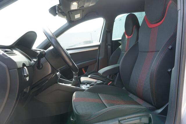 Skoda OCTAVIA Combi 1.0 TSI Sport Business | TREKHAAK | CARPLAY |