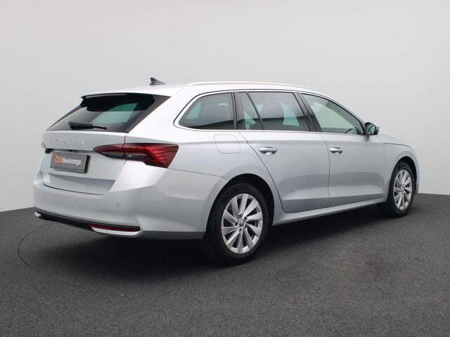 Skoda OCTAVIA Combi 1.5 TSI MHEV Business Edition Plus 150PK DSG Adaptieve Cruise Controle, Alarm, Achteruitrijcamera, Stoel-Stuurverwarming, Voorruitverwarming, Navi, Keyless, 17" LM Velgen