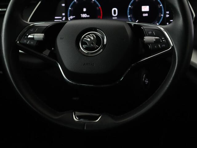 Skoda OCTAVIA Combi 1.0 TSI Business Edition | Stoelverwarming | Trekhaak | Adaptive cruise | Elektrische achterklep | Carplay | Sfeerverlichting