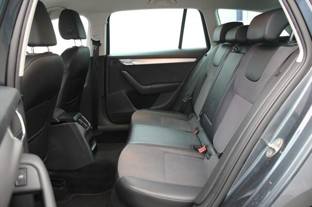Skoda OCTAVIA Combi 1.0 TSI Greentech Business Edition - Carplay, Half Leer,