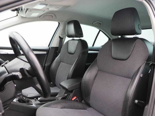 Skoda OCTAVIA 1.4 TSi 150 Pk Automaa Ambition Business | Cruise Control | Climate Controle | 18 Inch | Parkeersensoren | Navigatie | Carplay | 128.453 Km!!