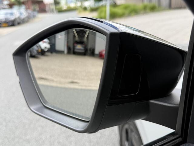 Skoda OCTAVIA Combi 2.0 TSI RS245 PanooTrekhaakoNardo