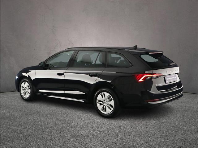 Skoda OCTAVIA Combi Business Edition 1.0 TSI 110pk DSG Automaat Navigatie, Elektrische achterklep, Cruise control, Parkeersensoren, LED koplampen, App connect, Airco, DAB, Radio