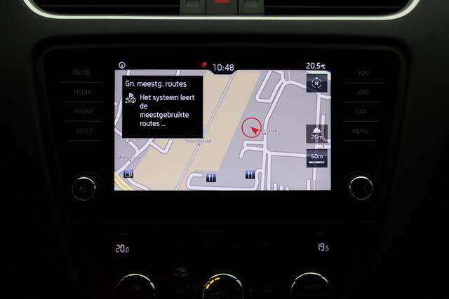 Skoda OCTAVIA Combi 1.5 TSI Greentech Sport Business