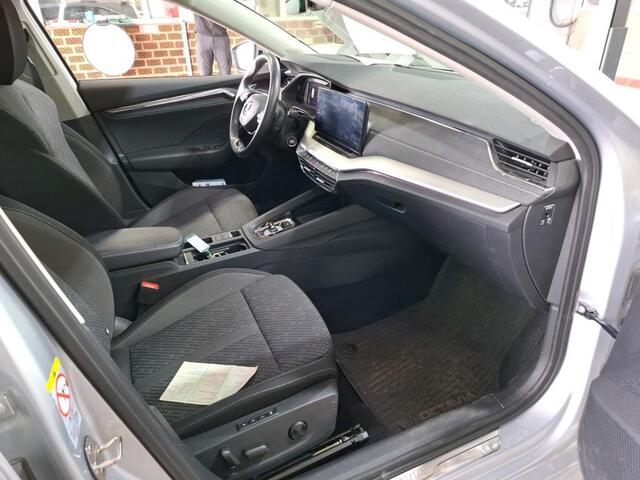 Skoda OCTAVIA Combi 1.4 TSI iV PHEV BUSINESS EDITION SmartLink | Lane Assist | Stoelverwarming