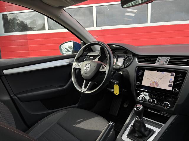 Skoda OCTAVIA Combi 1.0 TSI Greentech Business Edition TREKHAAK / NAVI / CLIMA / PDC / BLUETOOTH / CRUISE / NL-AUTO