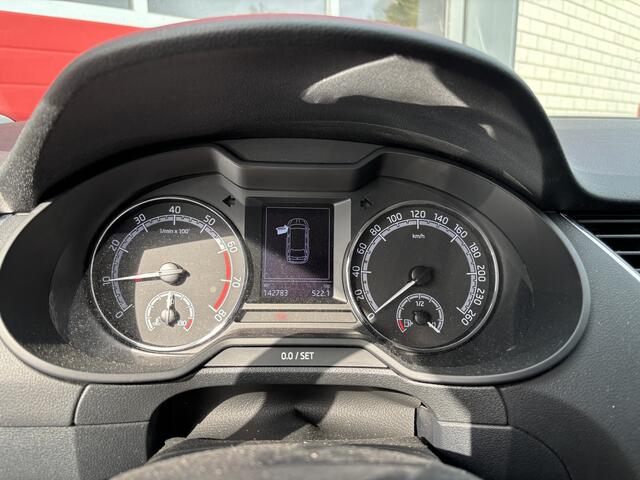 Skoda OCTAVIA Combi 1.0 TSI Greentech Business Edition TREKHAAK / NAVI / CLIMA / PDC / BLUETOOTH / CRUISE / NL-AUTO