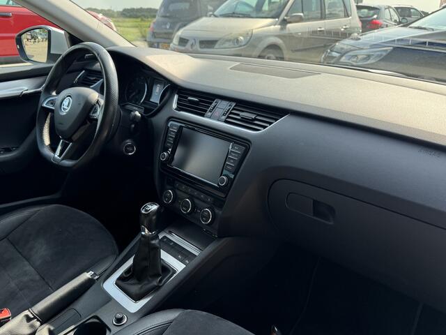 Skoda OCTAVIA Combi 1.0 TSI Greentech Style Business