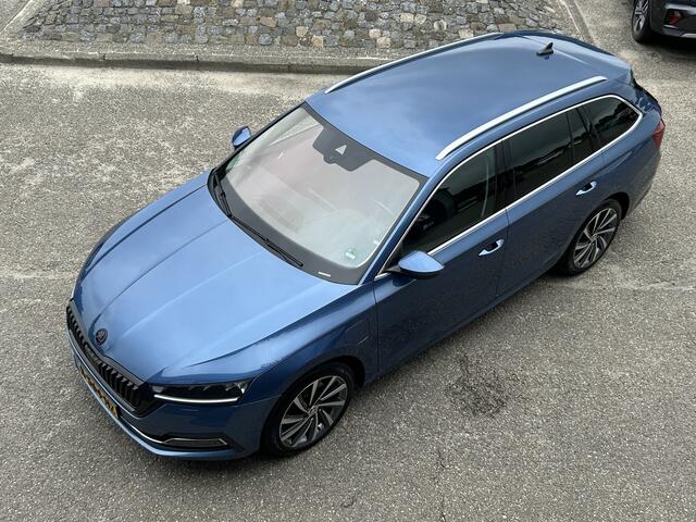 Skoda OCTAVIA Combi 1.4 TSI iV PHEV VIRTUAL COCKPIT ADAPT CRUISE CAMERA LED NAVI ECC TREKHAAK