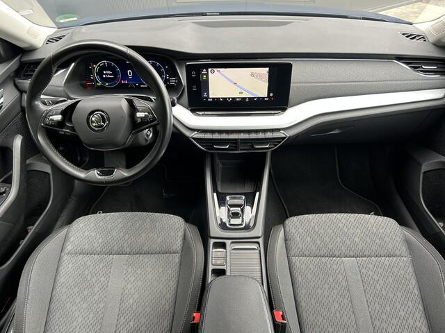 Skoda OCTAVIA Combi 1.4 TSI iV PHEV VIRTUAL COCKPIT ADAPT CRUISE CAMERA LED NAVI ECC TREKHAAK