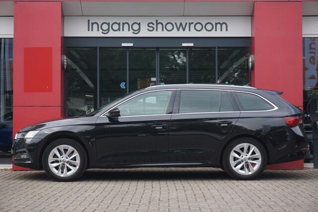 Skoda OCTAVIA Combi 2.0 TDI DSG Style | Panoramadak | Virtual Cockpit | ACC | Camera | Trekhaak |