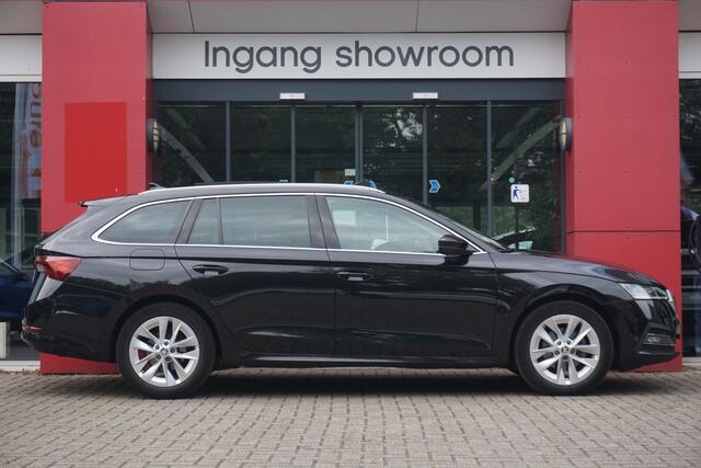 Skoda OCTAVIA Combi 2.0 TDI DSG Style | Panoramadak | Virtual Cockpit | ACC | Camera | Trekhaak |