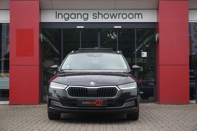 Skoda OCTAVIA Combi 2.0 TDI DSG Style | Panoramadak | Virtual Cockpit | ACC | Camera | Trekhaak |
