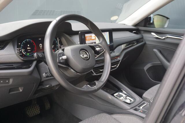 Skoda OCTAVIA Combi 2.0 TDI DSG Style | Panoramadak | Virtual Cockpit | ACC | Camera | Trekhaak |