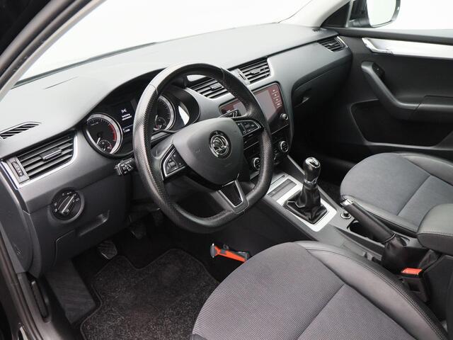 Skoda OCTAVIA 1.0 TSI Greentech Ambition Business | Cruise Control | Climate Control | Parkeersensoren | Stoelverwarming | Navigatie | Carplay | 113.584 Km!!