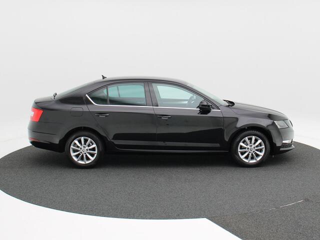 Skoda OCTAVIA 1.0 TSI Greentech Ambition Business | Cruise Control | Climate Control | Parkeersensoren | Stoelverwarming | Navigatie | Carplay | 113.584 Km!!