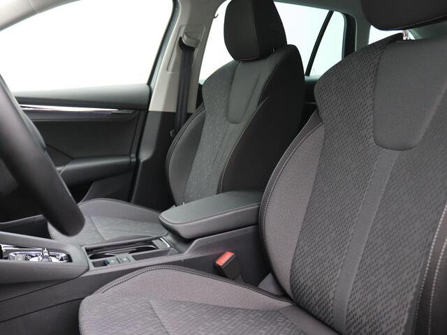 Skoda OCTAVIA Combi 1.5 e-TSI Business Edition Plus 150PK DSG Achteruitrijcamera, Matrix-LED verlichting, Cruise Controle, Clima, Navi, Keyless, Side Assist, Stoelverwarming, 18" LM Velgen