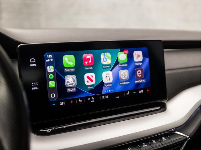Skoda OCTAVIA Combi 1.0 e-TSI Sport Automaat (VIRTUAL COCKPIT, APPLE CARPLAY, HEAD-UP DISPLAY, STUUR/STOELVERWARMING, MEMORY SEATS, CAMERA, KEYLESS, TREKHAAK, ADAPTIVE CRUISE, NIEUWSTAAT)