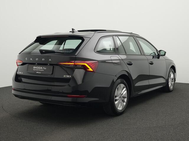 Skoda OCTAVIA Combi 1.0 e-TSI 110 pk DSG Business Edition | Panoramadak | Trekhaak | Navigatie | Stoelverwarming