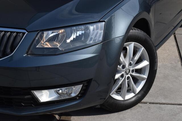Skoda OCTAVIA Combi 1.0 TSI Greentech Ambition Business | AUTOMAAT | TREKHAAK | NAVI | CRUISE CONTROL | CLIMATE CONTROL | PDC | LMV
