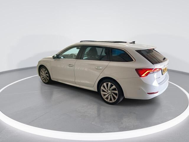 Skoda OCTAVIA Combi 1.4TSI 150kW/204PK iV PHEV Business Edition Plus · Panoramadak · Camera · Leder · Apple/Android Car Play · Standkachel