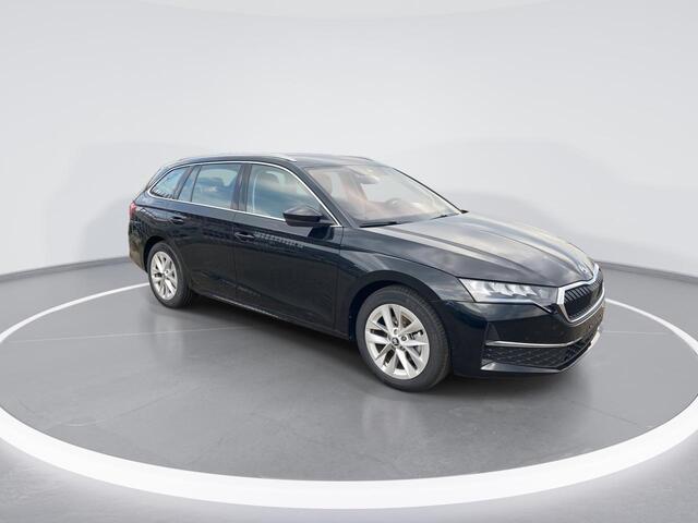 Skoda OCTAVIA Combi 1.5eTSI/150PK MHEV Selection DSG · Camera + Parkeersensoren · Stoel-/stuurverwarming · Trekhaak · Garantie tot januari 2027