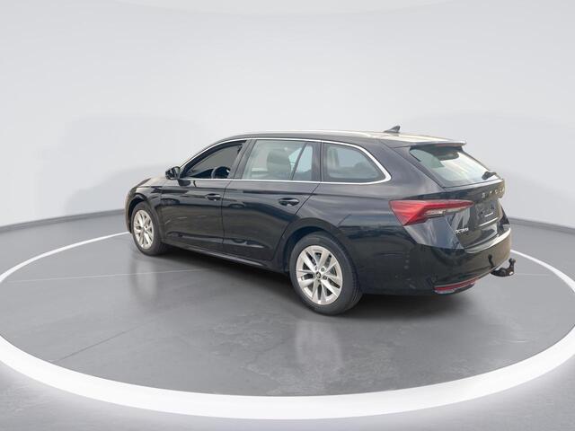 Skoda OCTAVIA Combi 1.5eTSI/150PK MHEV Selection DSG · Camera + Parkeersensoren · Stoel-/stuurverwarming · Trekhaak · Garantie tot januari 2027