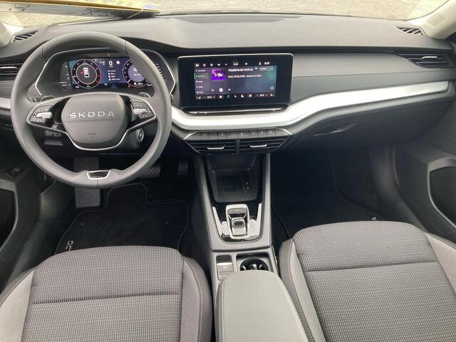 Skoda OCTAVIA Combi 1.5eTSI/150PK MHEV Selection DSG · Camera + Parkeersensoren · Stoel-/stuurverwarming · Trekhaak · Garantie tot januari 2027