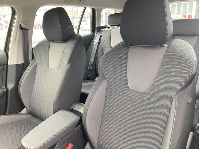 Skoda OCTAVIA Combi 1.5eTSI/150PK MHEV Selection DSG · Camera + Parkeersensoren · Stoel-/stuurverwarming · Trekhaak · Garantie tot januari 2027
