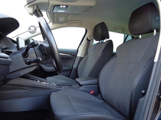 Skoda OCTAVIA Combi 1.0 e-TSI Business Edition Plus,Vol opties&Automaat!