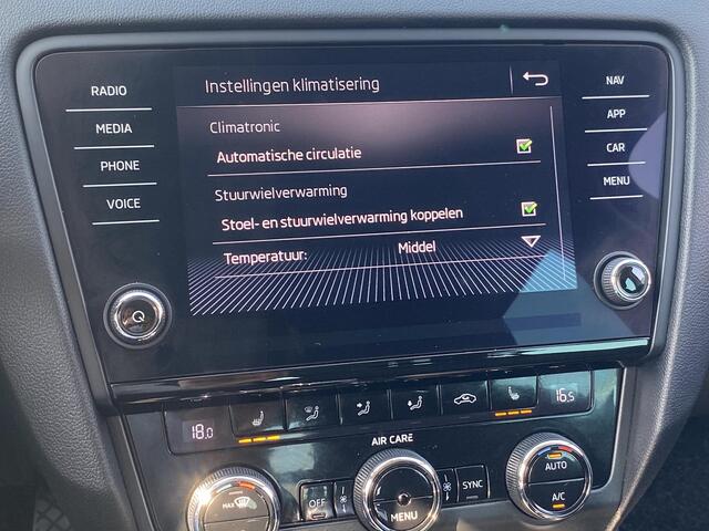 Skoda OCTAVIA Combi 1.4 TSi DSG7-autom. Style Business met o.a. stoel-/stuurverwarming, navi, LED koplampen, trekhaak, etc.