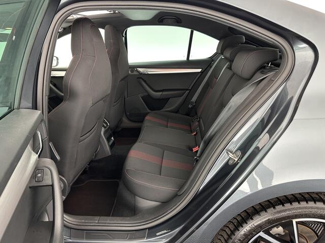 Skoda OCTAVIA 1.5 TSI Greentech Sport Business Aut. *PANO | FULL-LED | DIGI-COCKPIT | NAVI-FULLMAP | SPORT-SEATS | CAMERA | CARPLAY | DAB+ | ECC | PDC | CRUISE | 18''ALU | TOWBAR*