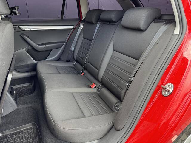 Skoda OCTAVIA Combi 1.5 TSI Greentech Ambition Business | Automatische airco | Navi | Cruise control