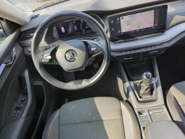 Skoda OCTAVIA Combi 1.0 TSI Business Edition / AUTOMAAT/ PARK. SENSOREN + CAMERA/ SMARTLINK/ CRUISE/ LED/ NAVI