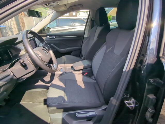 Skoda OCTAVIA Combi 1.0 TSI Business Edition / AUTOMAAT/ PARK. SENSOREN + CAMERA/ SMARTLINK/ CRUISE/ LED/ NAVI