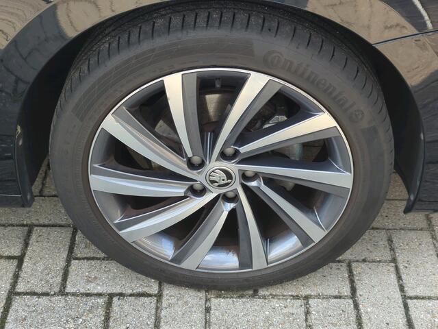 Skoda OCTAVIA Combi 1.0 TSI Business Edition / AUTOMAAT/ PARK. SENSOREN + CAMERA/ SMARTLINK/ CRUISE/ LED/ NAVI