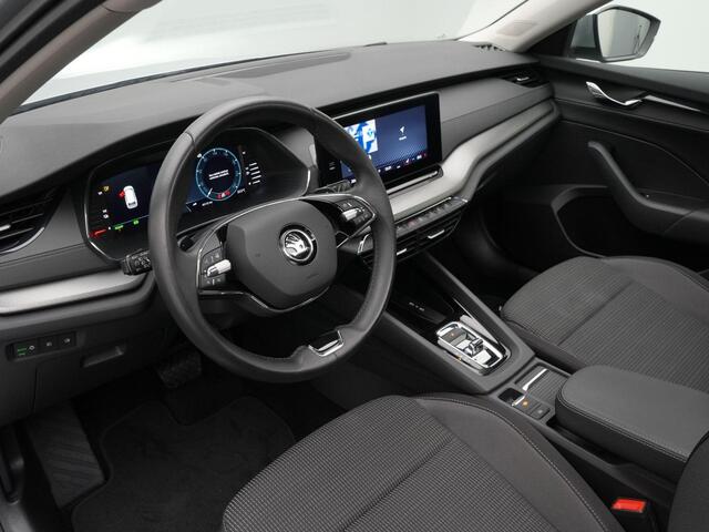 Skoda OCTAVIA Combi 1.4 TSI 204 pk iV PHEV Business Edition Plus | Panoramadak | LED koplampen | Achteruitrijcamera | Stoel-/stuurverwarming | Carplay | 18 inch