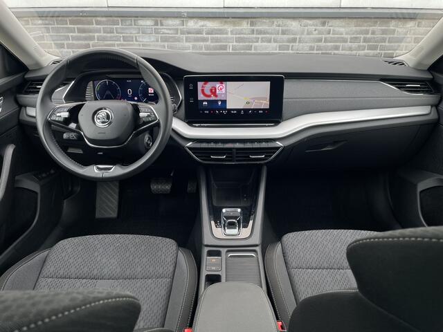 Skoda OCTAVIA Combi 1.4 TSI iV PHEV Business Edition | Trekhaak | Head-Up | Carplay | LED | Sfeerverl. | Camera | Memory