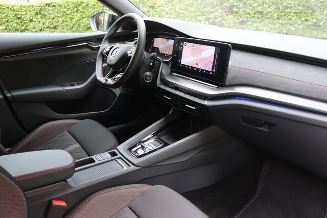 Skoda OCTAVIA Combi 1.4 TSI RS iV PHEV Matrix LED/ACC/Keyless/Camera/Columbus/Trekhaak wegkl./19"