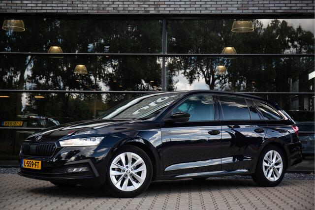Skoda OCTAVIA Combi 1.0 e-TSI Sport Business Trekhaak | Black Edition