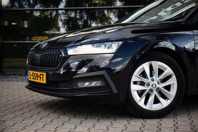 Skoda OCTAVIA Combi 1.0 e-TSI Sport Business Trekhaak | Black Edition