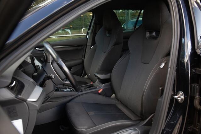 Skoda OCTAVIA Combi 1.0 e-TSI Sport Business Trekhaak | Black Edition
