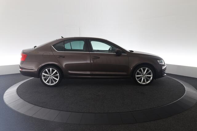Skoda OCTAVIA Style Business | Camera | Pano | Apple Carplay