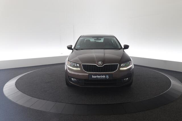 Skoda OCTAVIA Style Business | Camera | Pano | Apple Carplay