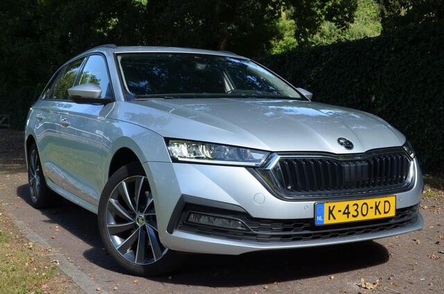 Skoda OCTAVIA Combi 1.4 TSI iV PHEV Business Edition Automaat/Navi/Led/Pdc/Ecc/Stoelverwarming/Virtual cockpit/Cr-Controle/18-Inch Lmv/Panoramadak