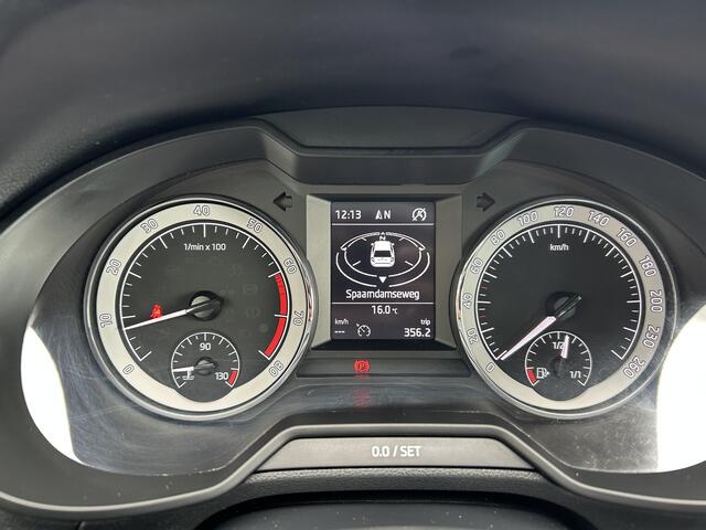Skoda OCTAVIA Combi 1.4 TSI Greentech Style navigatir airco/ecc keurige auto